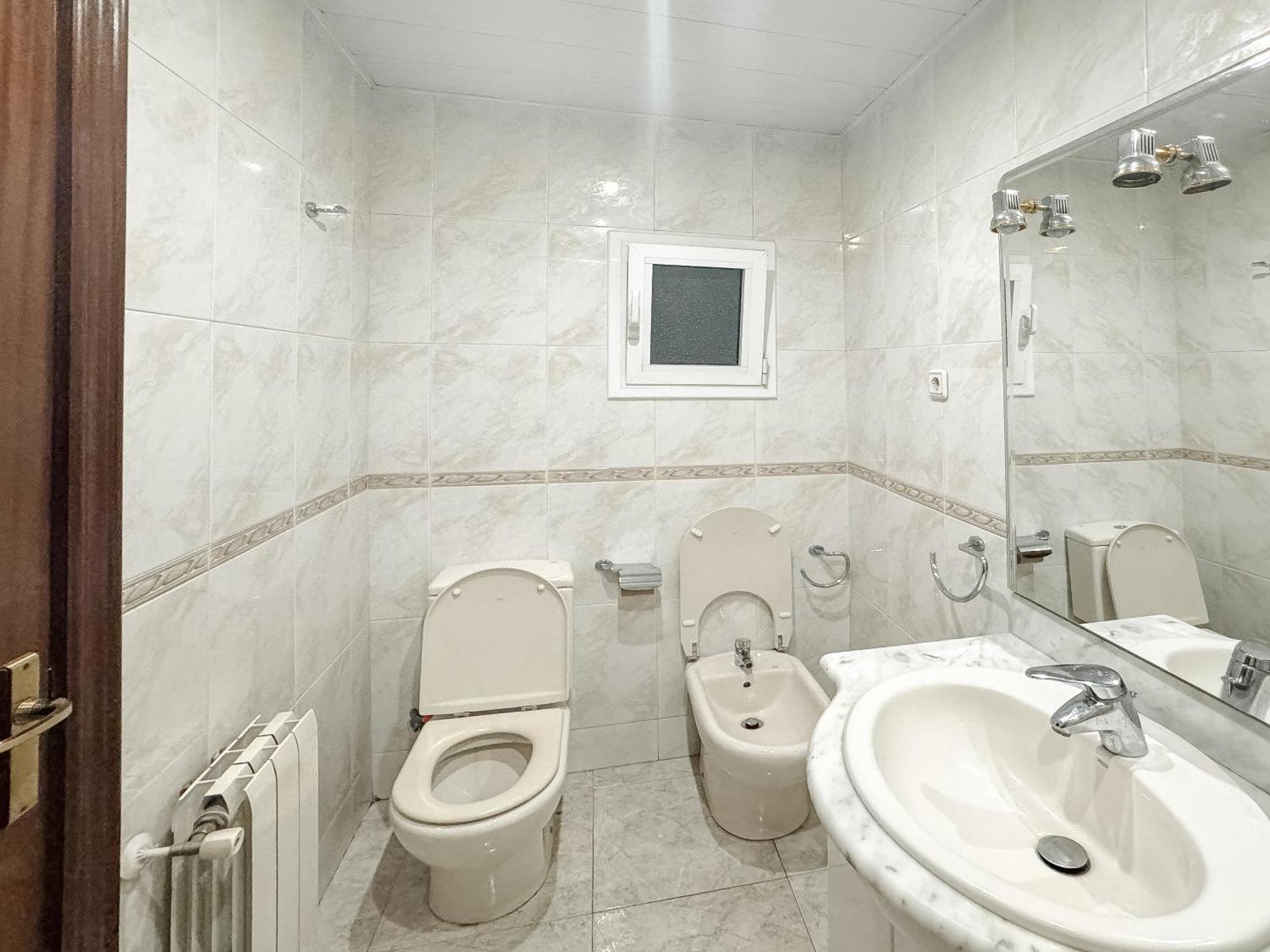 Charming In Shared Near Camp Nou Apartamento *